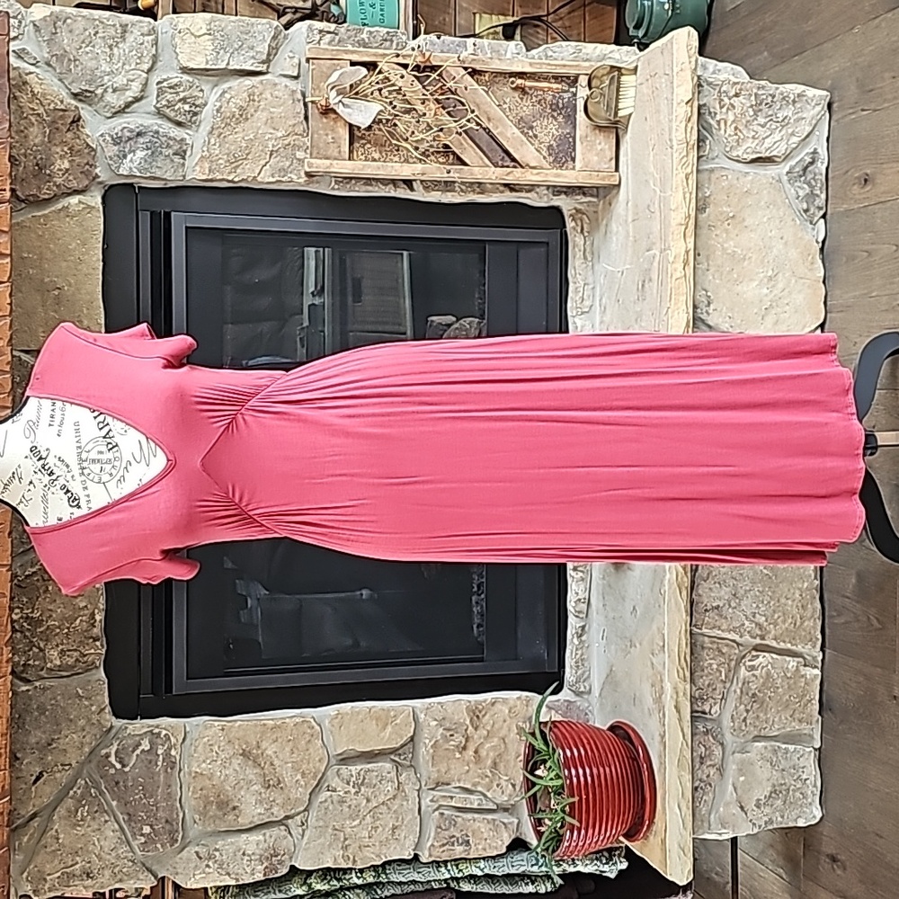 NWT TIFFANY & GREY MAXI VNECK DRESS DUSTY ROSE SIZE SMALL